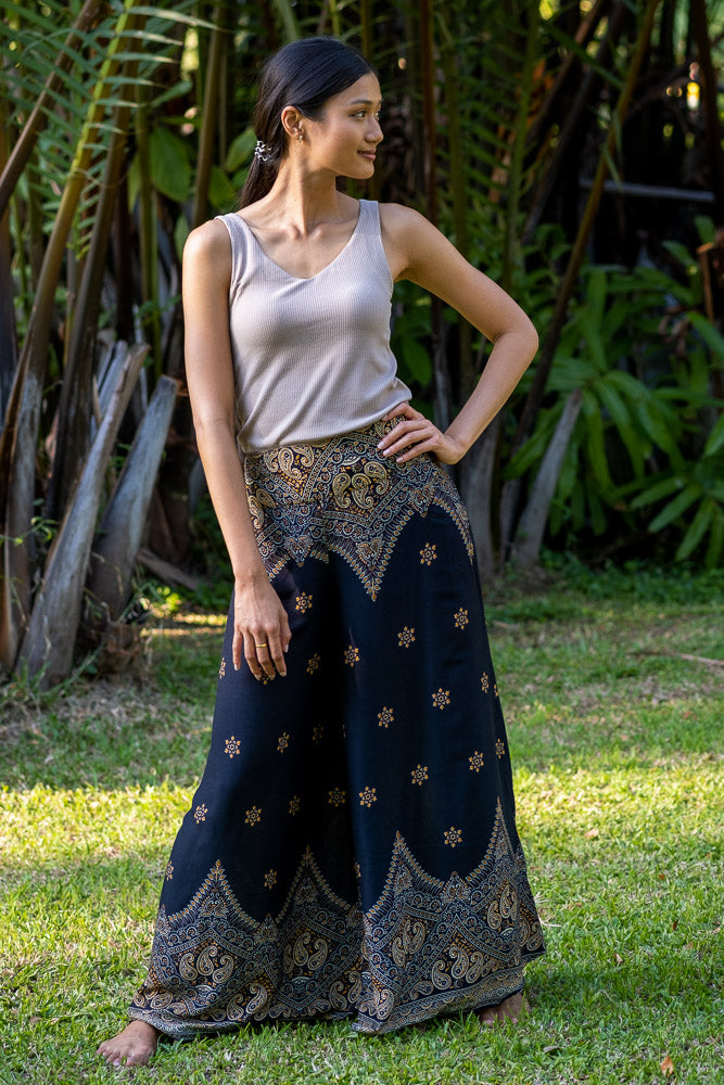 Black Wide-Leg Star-Patterned Palazzo Pants1